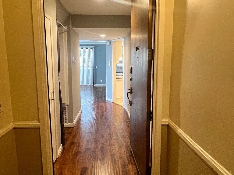 1663 Veteran Ave #105 — Photo 1