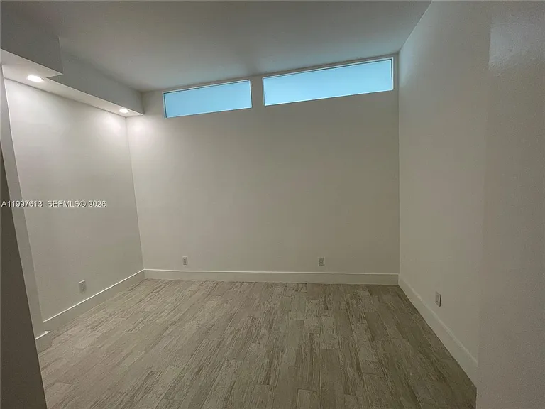 19390 Collins Ave #2 — Photo 12