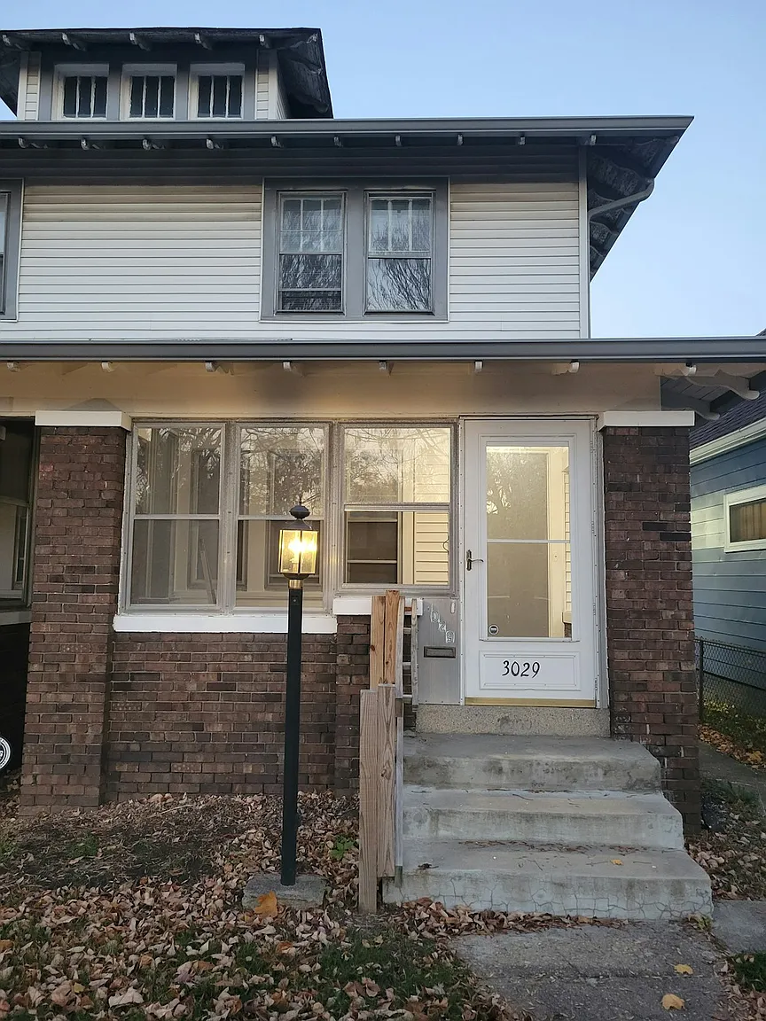3029 Boulevard Pl photo 1