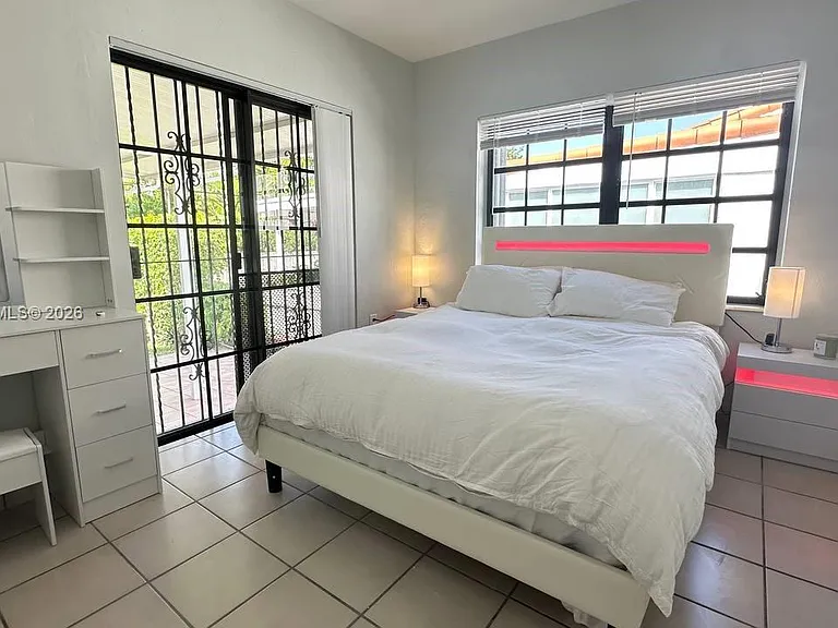 2475 SW 24th Ter — Photo 21