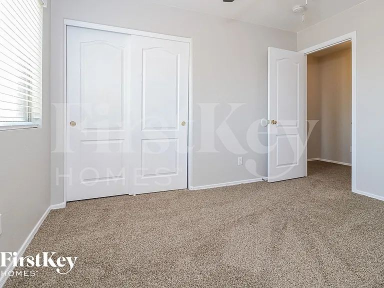 3256 W Huntington Dr — Photo 12