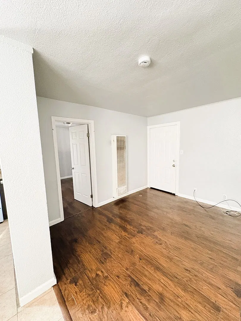8656 MacArthur Blvd — Photo 3