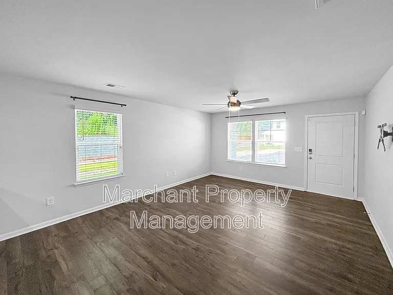 403 Moss Branch Ct — Photo 4