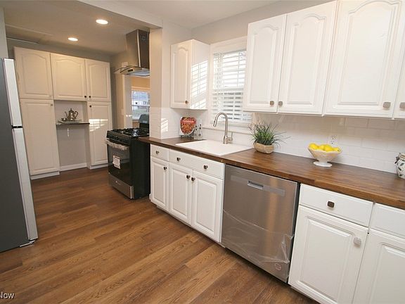 5th image of 29211 Armadale Ave