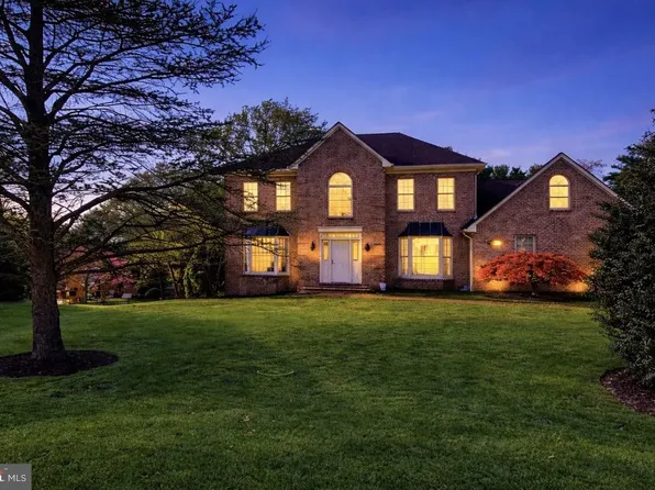 11028 Plumwood Cir, Hagerstown, MD 21742