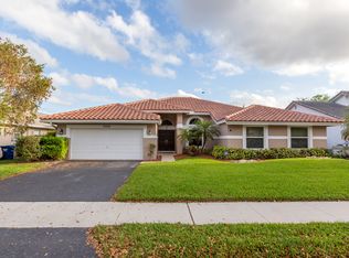10018 N Springs Way, Coral Springs, FL 33076