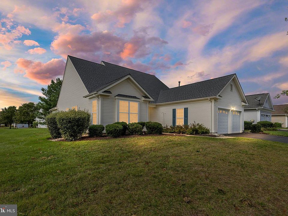 1st image of 18 Springmill Dr