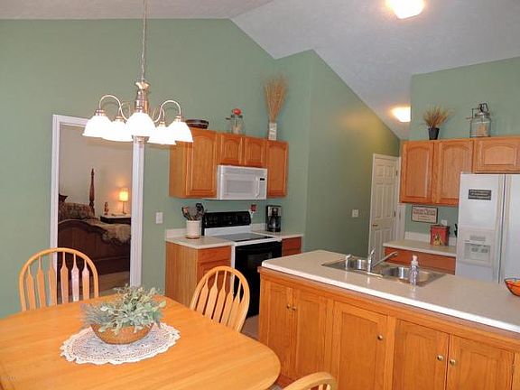 4th image of 104 N Villamere Dr