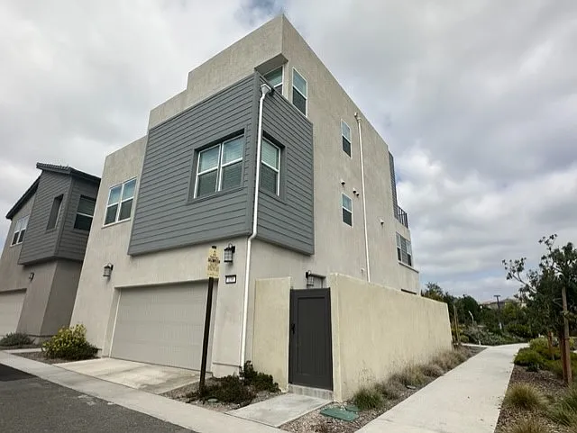3 bed, 2.5 bath, 2445 sqft, $6,000 — Photo 4