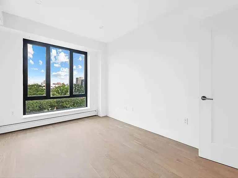 2600 7th Ave #5J — Photo 10