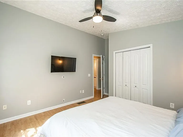 688 Inglewood Dr SE — Photo 7