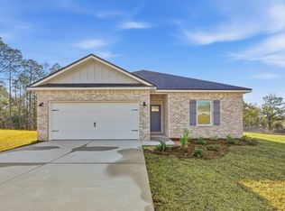 51 Spooner St, Defuniak Springs, FL 32433