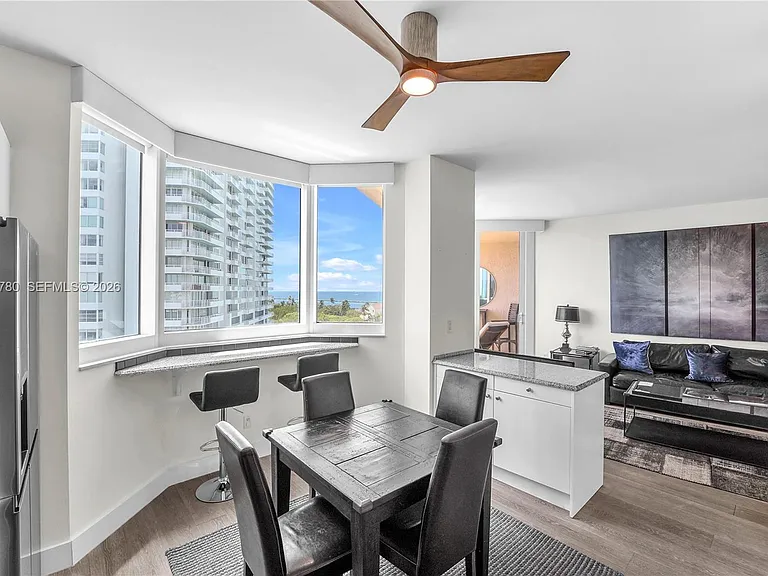 300 S Pointe Dr #809 — Photo 12