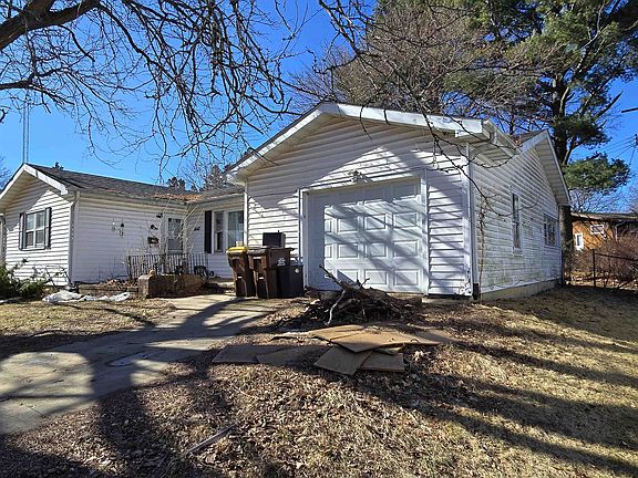 3rd image of 1442 S Blackhawk Ave