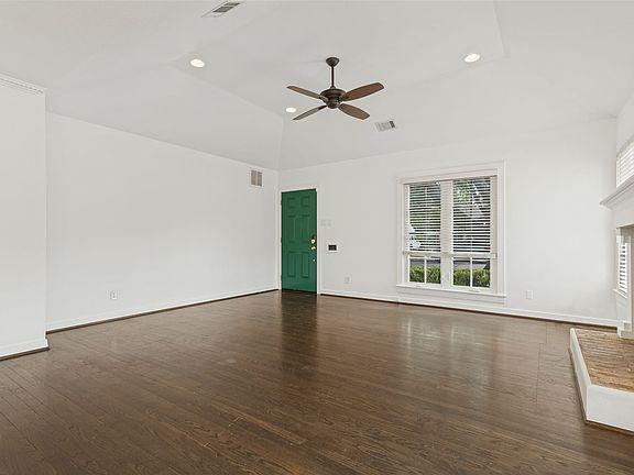 3rd image of 6275 Revere Pl