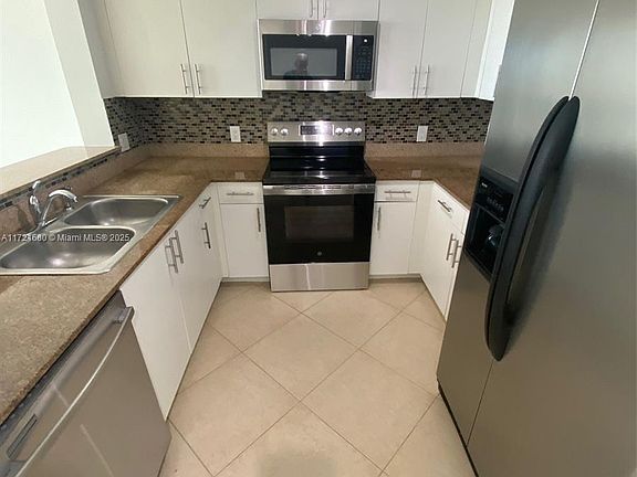 4th image of 60 NW 37th Ave APT 1202