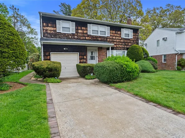 915 School Drive, Baldwin, NY 11510