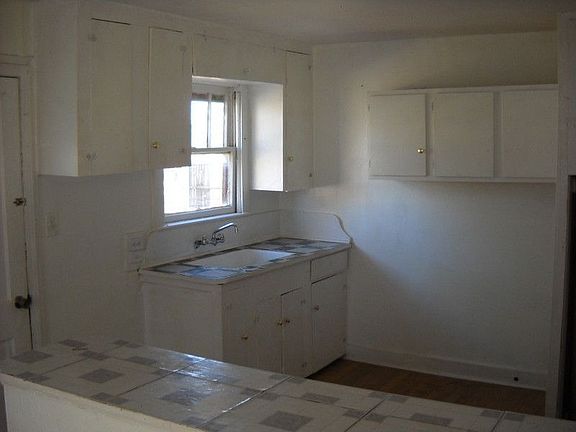 5th image of 318 SE 23rd Ave