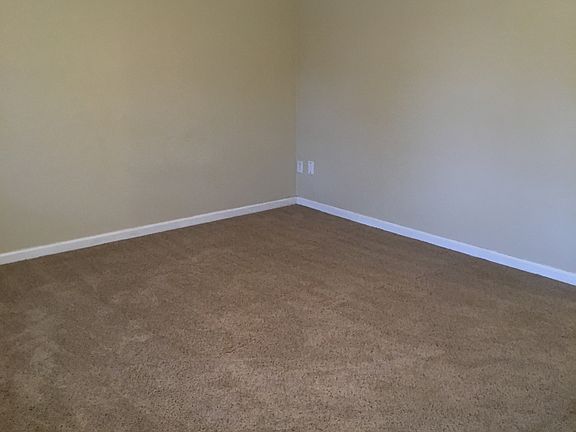 3rd image of 5616 Banbury Ct