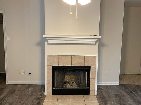 3rd image of 307 Farris St #C