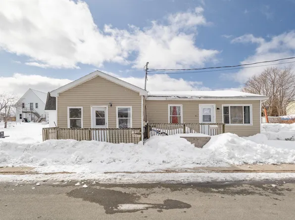 10 Lorne St, North Sydney, NS B2A 2K9