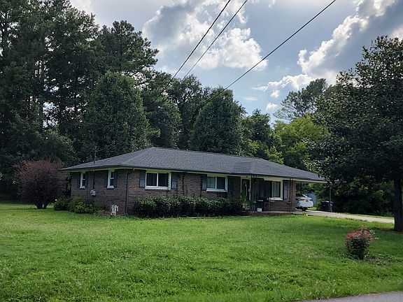 3rd image of 33 Oakdale Dr