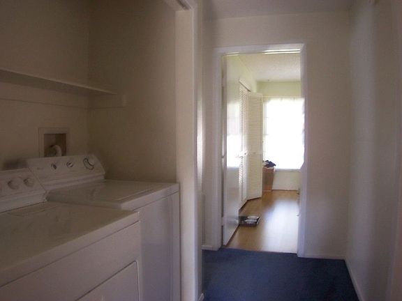 4th image of 1426 High Knoll Dr