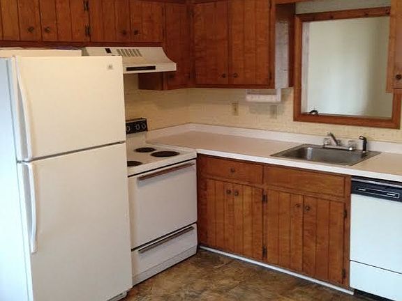 3rd image of 101 Aaron Pl #B
