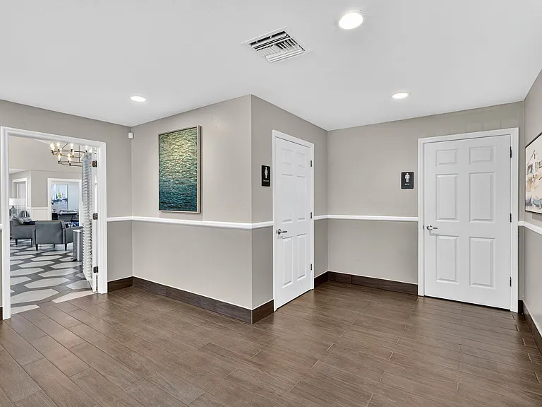 Cascades at Clear Lake Apartments — Photo 20