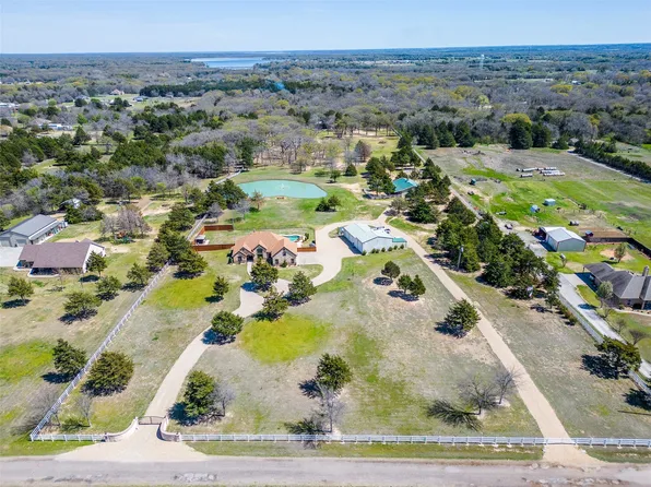 1752 County Road 1450, Bonham, TX 75418