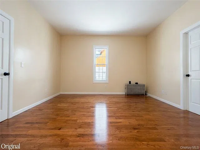 3 bed, 1.0 bath, 1930 sqft, $2,800 — Photo 2