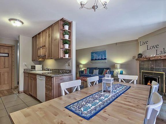 3rd image of 1439 Ski Run Blvd