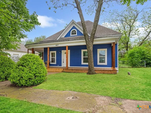 607 W 3rd St, Eddy, TX 76524