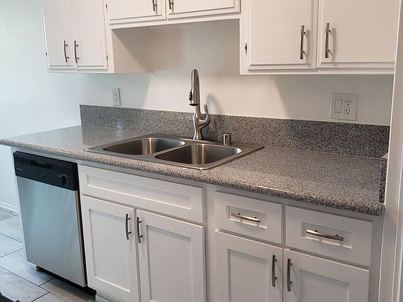 2nd image of 425 N Hobart Blvd APT 214
