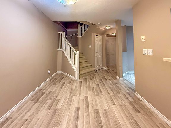 5th image of 2970 Princess Cres #120