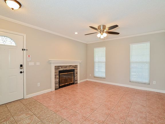 4th image of 1029 Kelsey Ave