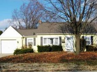 29448 Cambridge St, Garden City, MI 48135
