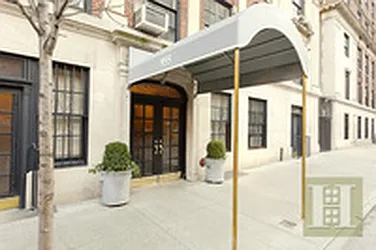 955 Lexington Avenue in Lenox Hill