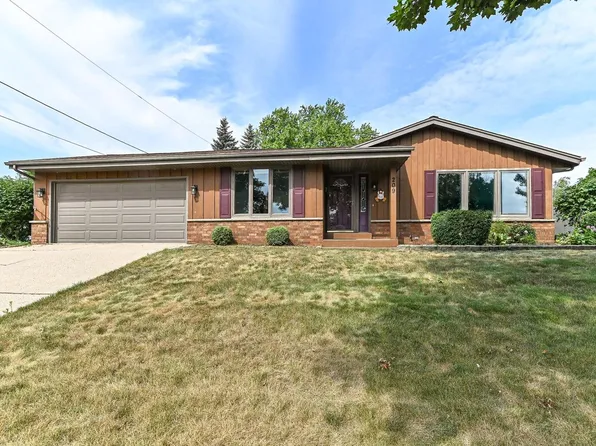 209 Parkview DRIVE, Burlington, WI 53105