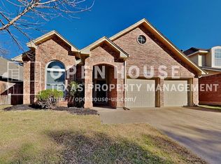2211 Reverchon Dr, Arlington, TX 76017