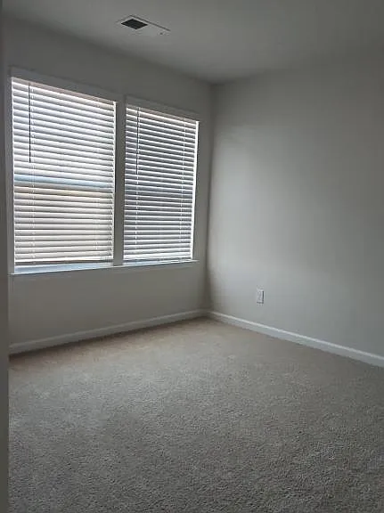 1667 Hallview Ct — Photo 4