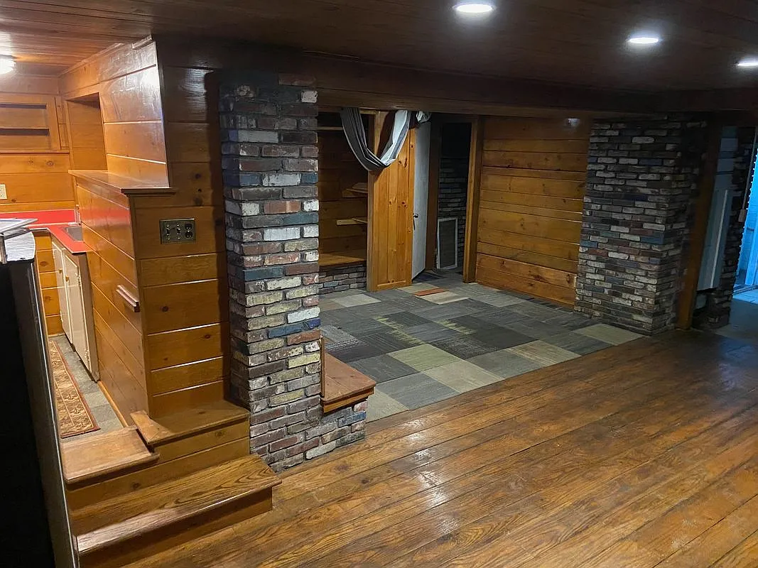 40 Maple Grove Ave — Photo 4