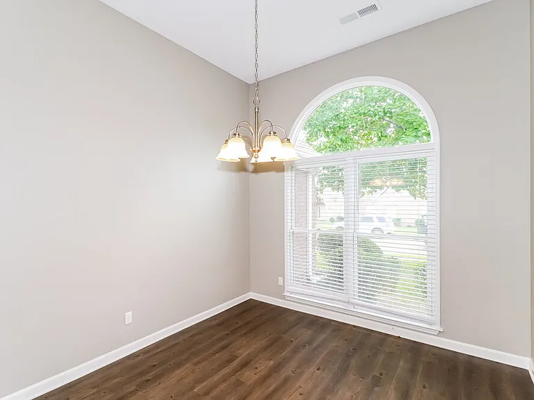 1883 Banstead Dr — Photo 7