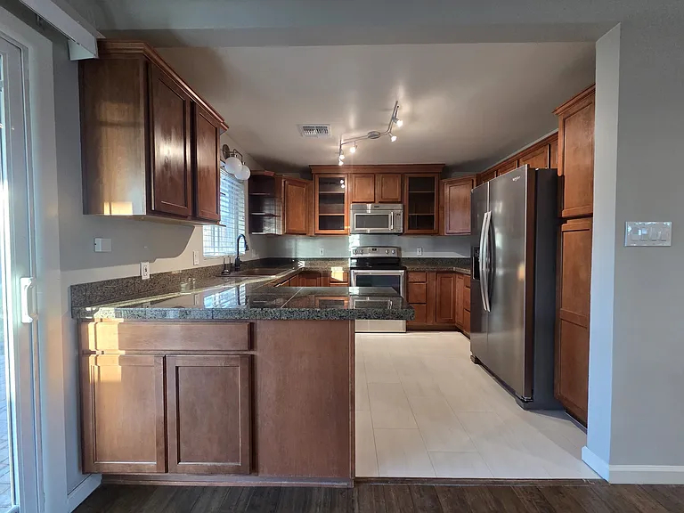 4242 E Montecito Ave — Photo 9