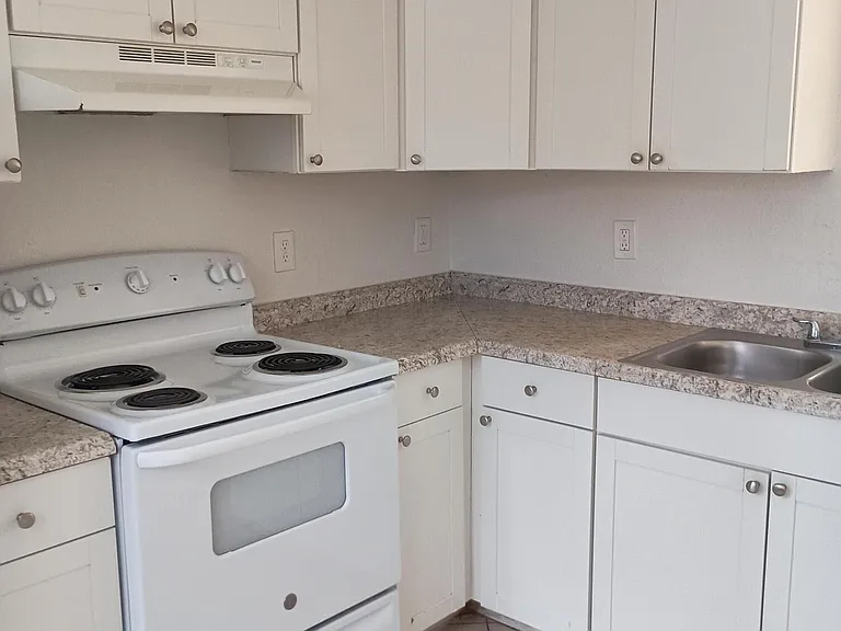 203 Southland Dr #A — Photo 2