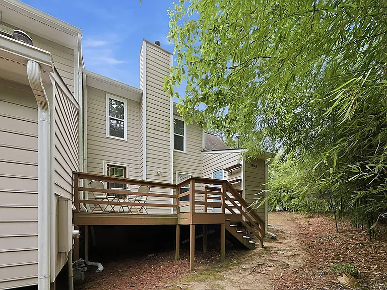 101 Thomas Ln #B1 — Photo 29