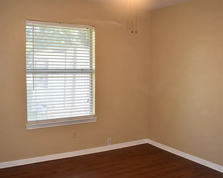704 Kim Ave — Photo 25