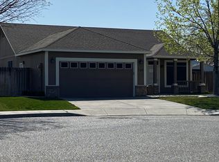 730 N Nevada Ct, Kennewick, WA 99336
