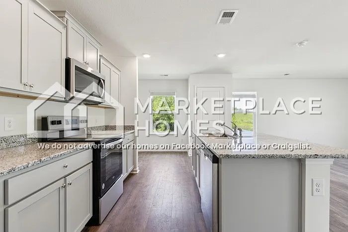 702 Newtons Way — Photo 6