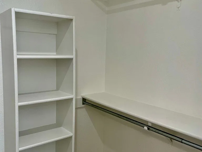 Master Bath
Additional Bonus Closet
right side to Vanity #1